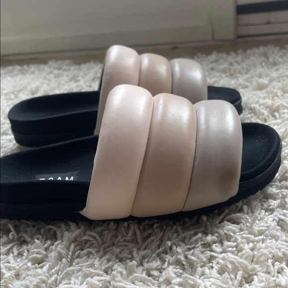 ROAM Black and Cream Slide Sandals - Picture 1 of 1